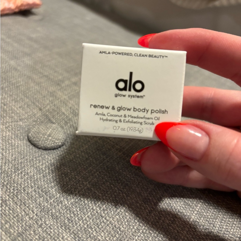 THE ALO YOGA Renew & Glow
Body Polish